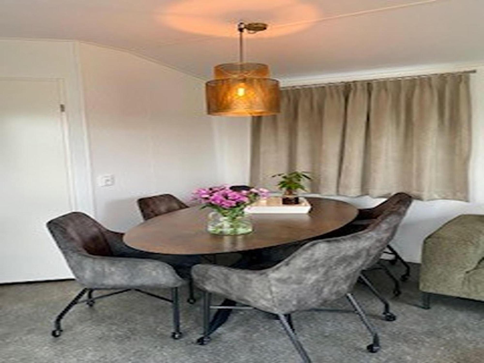 Chalet Comfortable With Airco, On A Park, At Just 1 Km From The Koudekerke